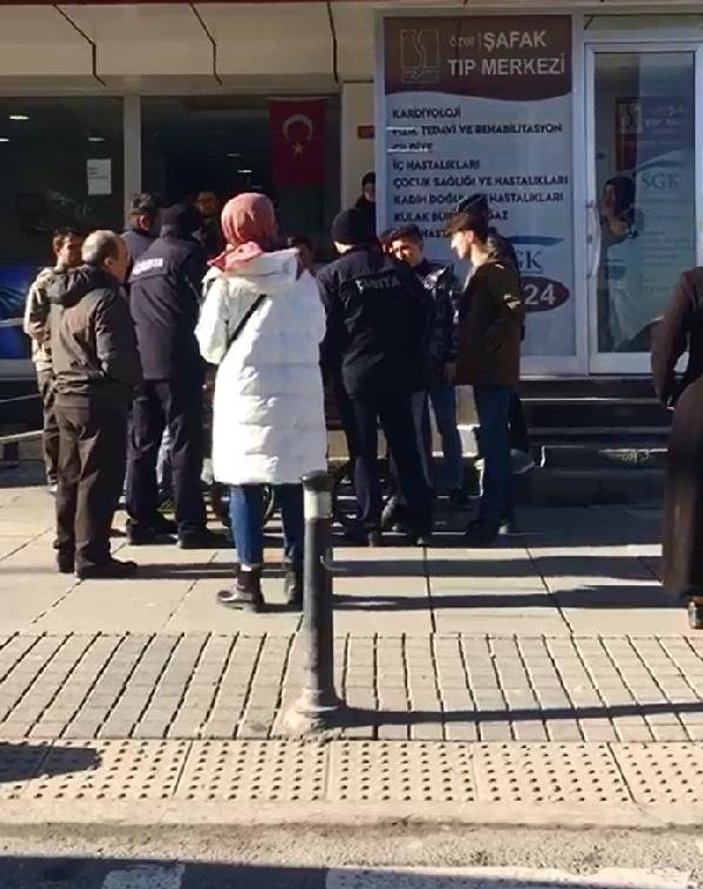 Arnavutköy'de zabıta, simit satan gence engel oldu