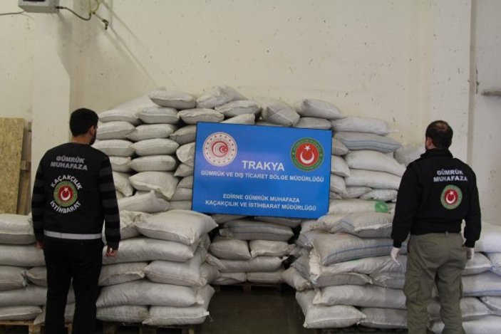 Kapıkule'de tırda 2 ton 70 kilo esrar ele geçirildi