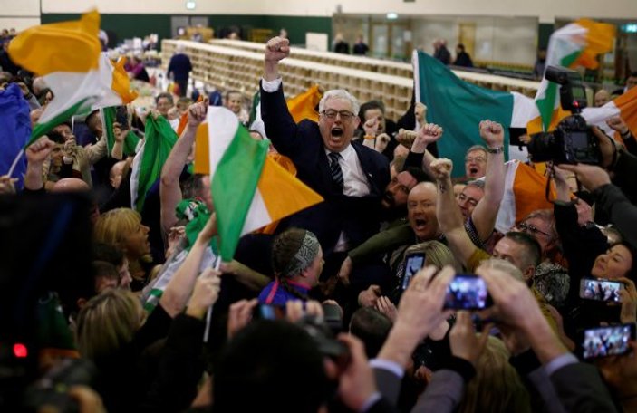 İrlanda'da seçimi IRA'nın siyasi kanadı Sinn Fein kazandı