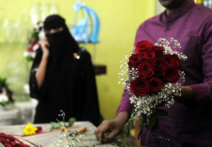 S. Arabistan'da Sevgililer Günü heyecanı