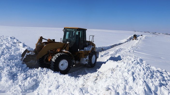 Ağrı'da 30 bin kilometre karlı yol ulaşıma açıldı
