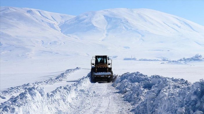 Ağrı'da 30 bin kilometre karlı yol ulaşıma açıldı