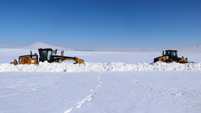 Ağrı'da 30 bin kilometre karlı yol ulaşıma açıldı