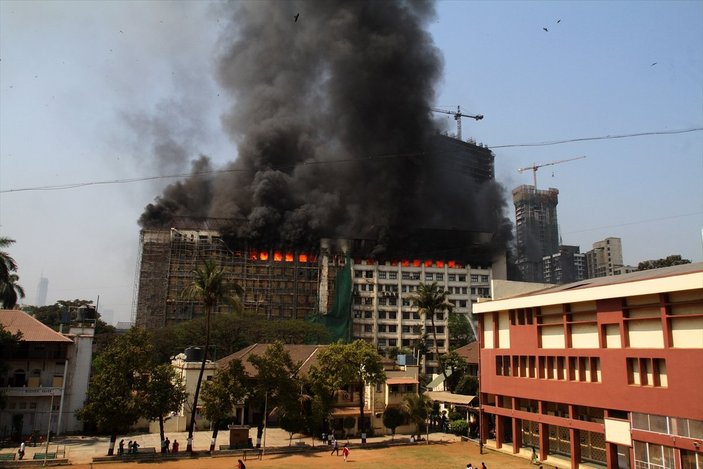 Hindistan'da hükümet binası yandı