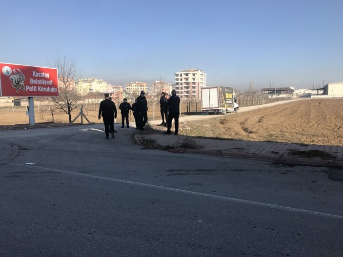 Konya'da kamyonet yan yattı: 9 yaralı