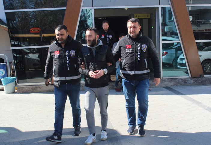 Kocaeli'de işten çıkarılan adam amirinin evini taradı