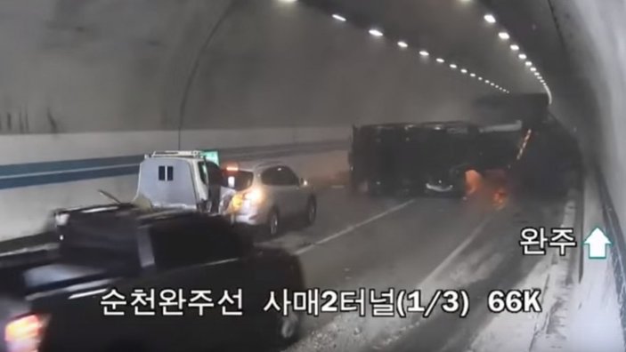 Güney Kore'de zincirleme trafik kazasında 5 kişi öldü