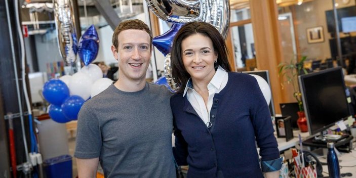 Soros: Zuckerberg görevi bıraksın