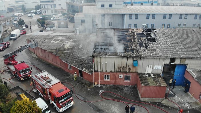 İstanbul'da metal kaplama fabrikasında yangın çıktı