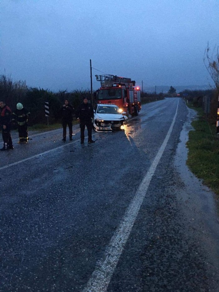 Aydın'da alkollü sürücü karşı şeride geçti: 4 yaralı