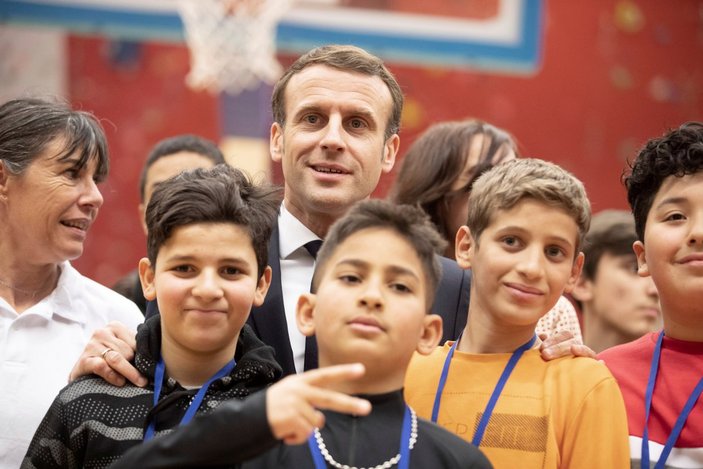 Macron: Türkçe dahil yabancı dil derslerini kaldıracağız