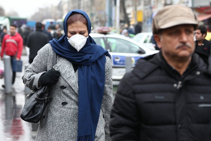 İran'da koronavirüs paniği sürüyor