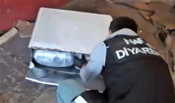 Diyarbakır'da terör örgütüne büyük darbe:1 ton uyuşturucu