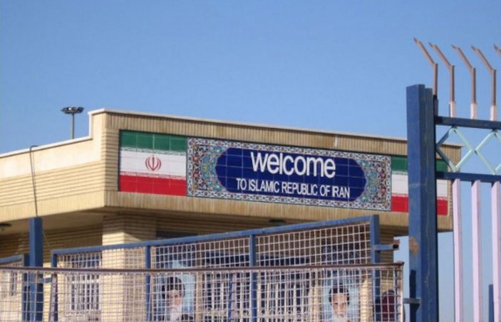 İran'a komşu ülkeler sınır kapılarını kapattı