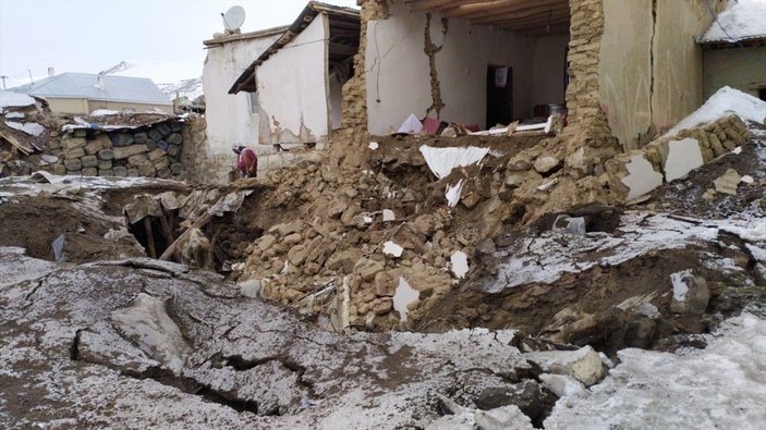 İran'daki deprem Van'ı da salladı
