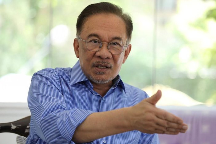 Malezya Başbakanı Mahathir istifa etti