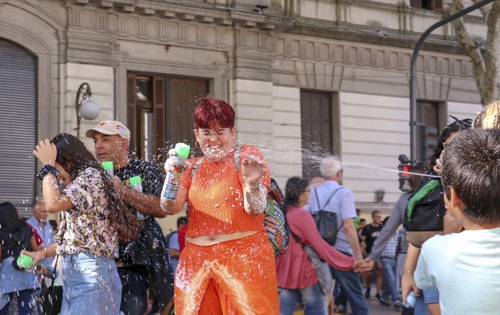 Buenos Aires'te karnaval coşkusu