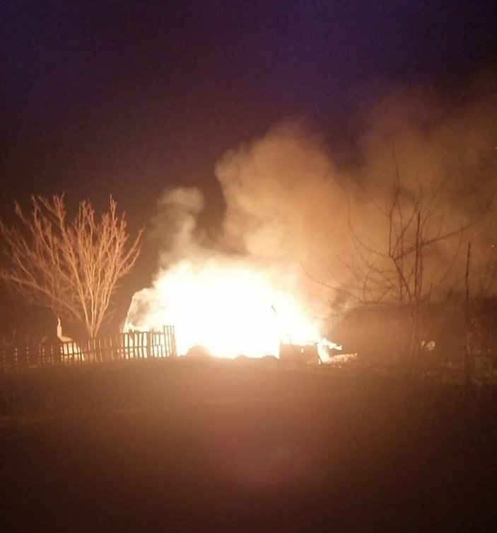 Tekirdağ'da çöpleri yakmak için yakılan ateş eve sıçradı
