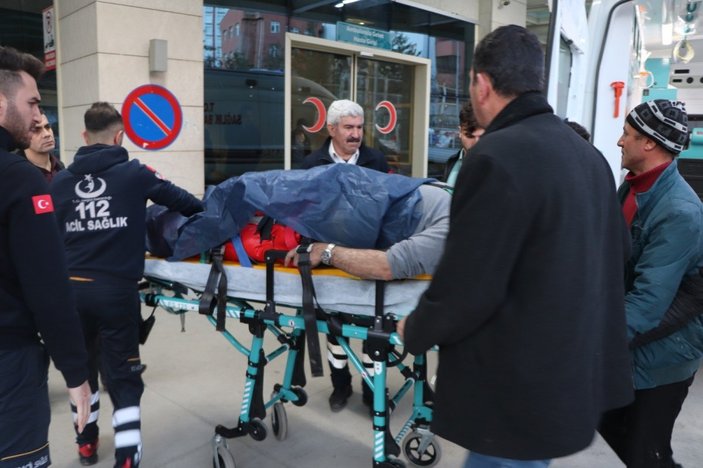 Siirt'te araç şarampole yuvarlandı: 1'i ağır 3 yaralı
