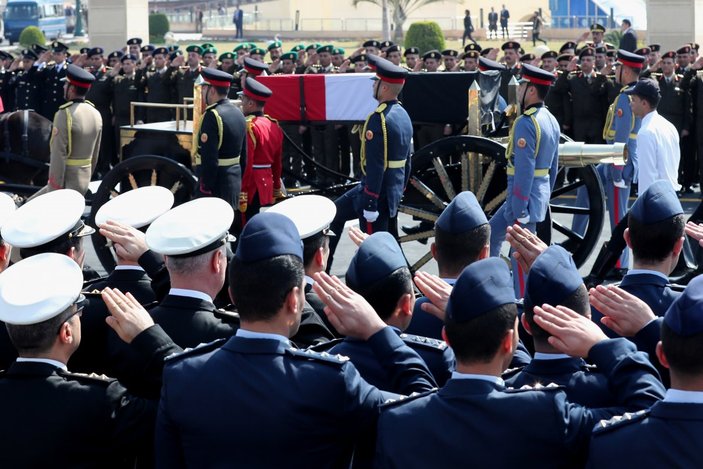 Hüsnü Mübarek için askeri tören düzenlendi