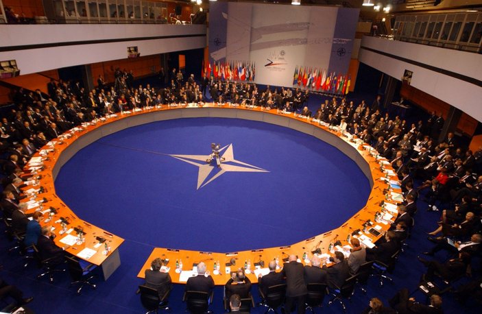 NATO olağanüstü toplandı