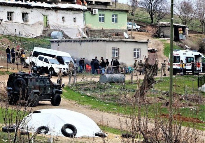 Diyarbakır'da aileler arasında arazi kavgası: 8 yaralı
