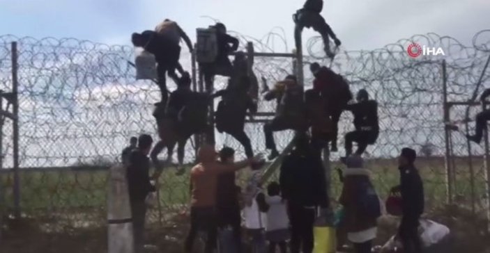 Göçmenler dikenli telleri aşmaya başladı