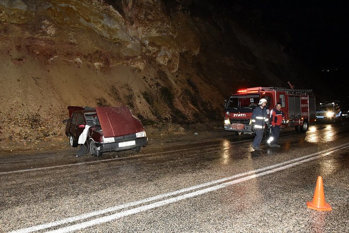 Gümüşhane'de kaza yapan aracın sürücüsü bulunamadı