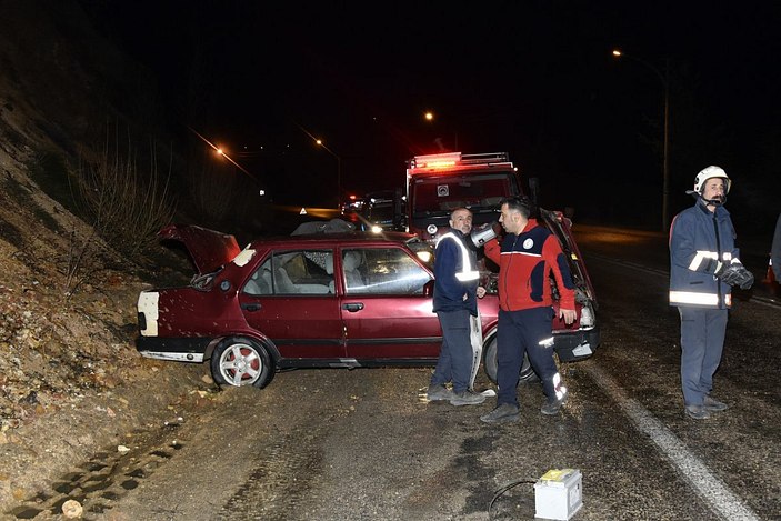 Gümüşhane'de kaza yapan aracın sürücüsü bulunamadı