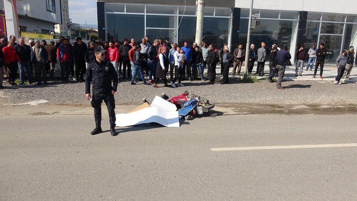 Mersin'de kamyonet ile motosiklet çarpıştı: 1 ölü