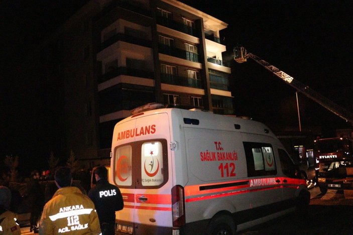 Ankara'da bir apartmanda yangın çıktı