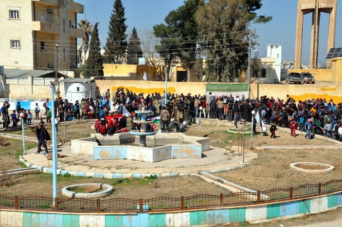 Suriye'de İdlib şehitleri için miting düzendi