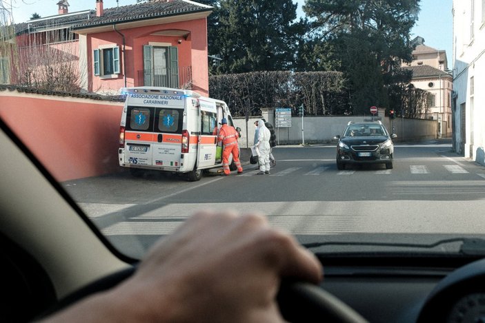 İtalya'da koronavirüs nedeniyle 27 kişi daha öldü