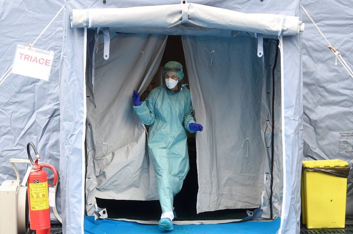 İtalya'da koronavirüs nedeniyle 27 kişi daha öldü