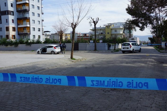 Aydın'da polis memuru, kız arkadaşı ve annesini vurdu