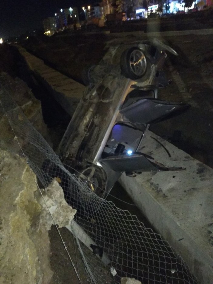 Ankara'da bir aracın çarptığı otomobil şantiyeye uçtu