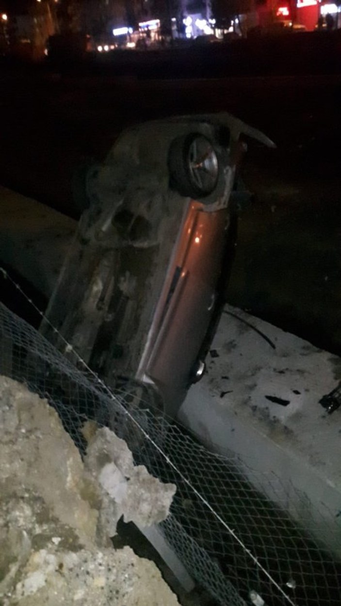 Ankara'da bir aracın çarptığı otomobil şantiyeye uçtu