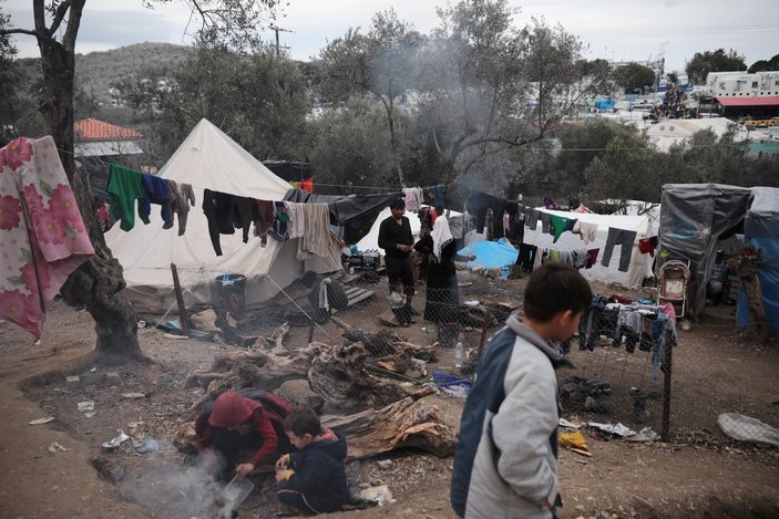 Yunanistan'dan mültecilere yardımları kesme kararı