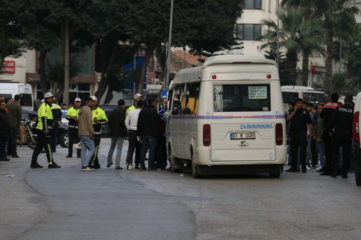 Adana'da minibüs şoförü başından vurularak öldürüldü
