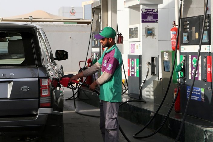 Petrol fiyatında yüzde 30'luk düşüş