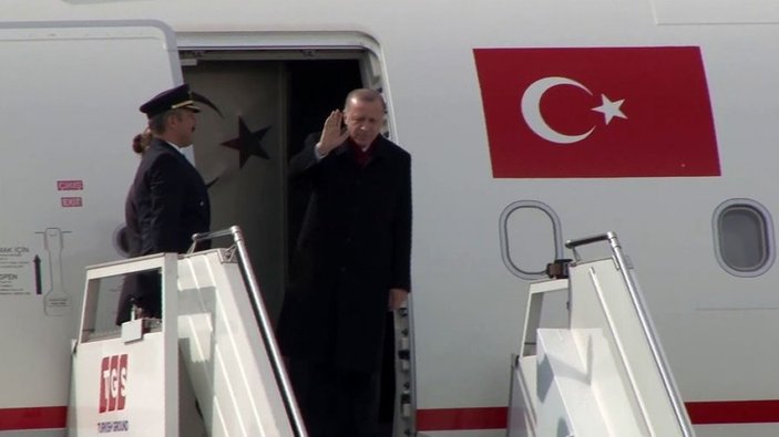 Cumhurbaşkanı Erdoğan, kimseyle tokalaşmadı