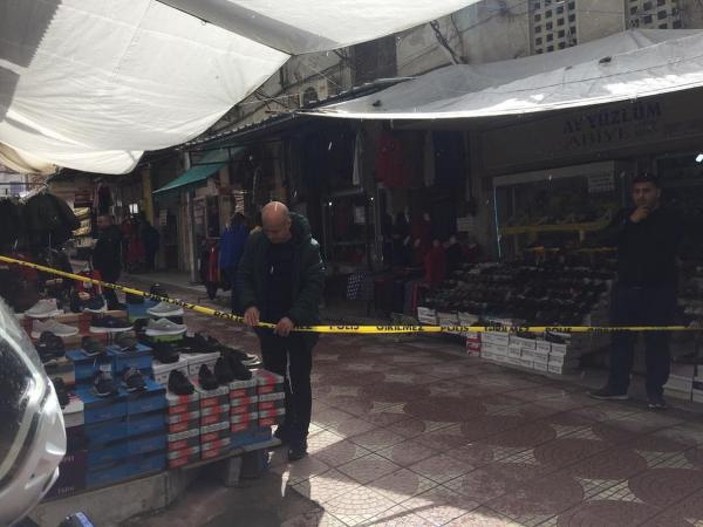 İzmir'de eski eşi tarafından bıçaklanan kadın öldü