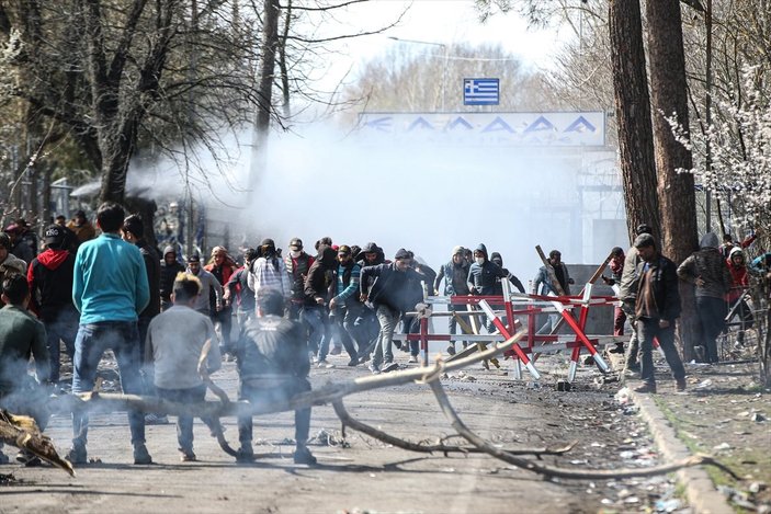 Edirne'de sığınmacılara sert müdahale