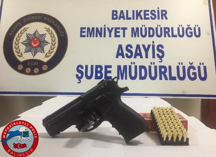 Balıkesir'de polis ekipleri 9 silah yakaladı