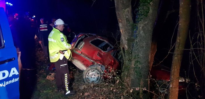Karabük'te otomobil ağaca çarptı: 1 ölü