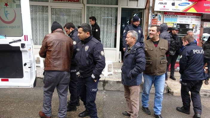 Bursa'da kahvede oturan adam tabancayla vuruldu