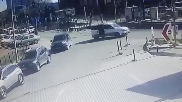Gaziosmanpaşa'da sanığı kaçırıp polis memurunu darbettiler
