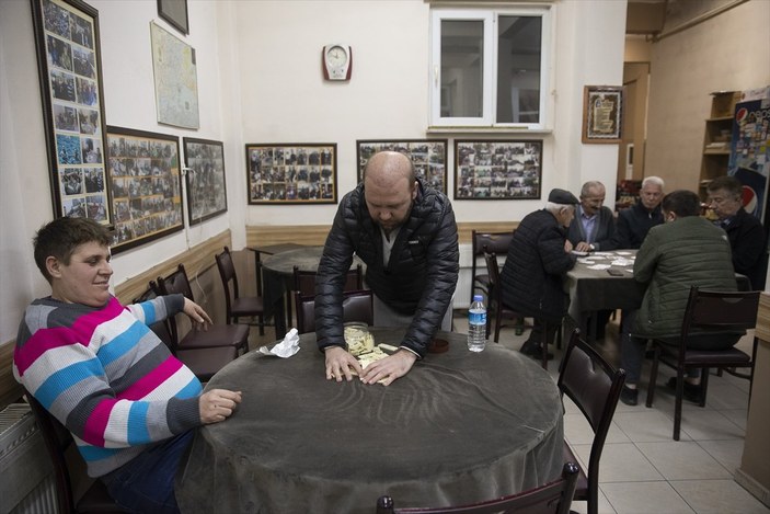 Türkiye'de kafe, lokanta ve oyun salonları kapatıldı