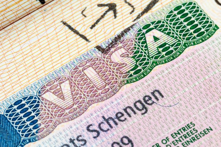 Avrupa’da korona salgını Schengen’i vurdu
