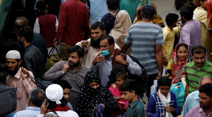 Pakistan'da koronavirüs önlemleri artırıldı